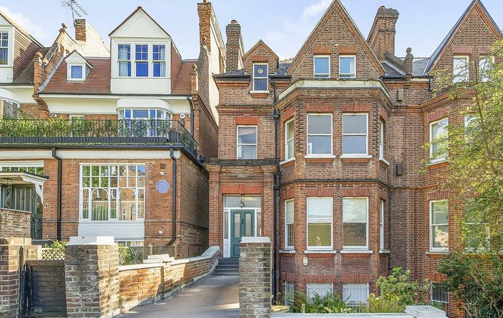 Flat for sale in Arkwright Road, Hampstead