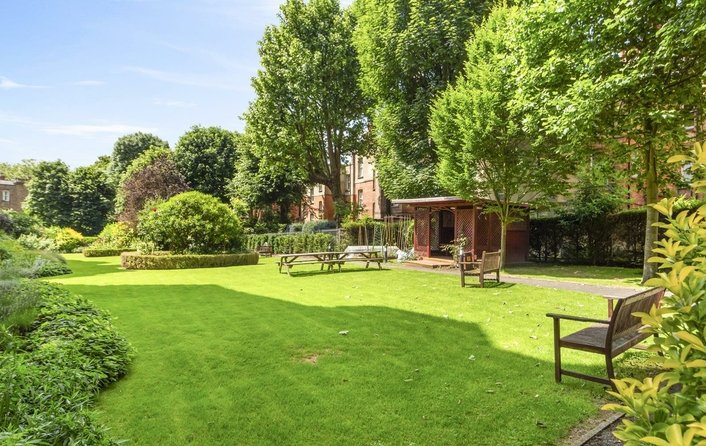 Flat for sale in Cannon Hill, West Hampstead