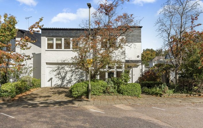 House for sale in Cenacle Close, Hampstead