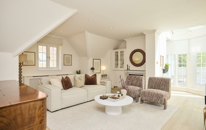 Flat for sale in Eton Avenue, Belsize Park