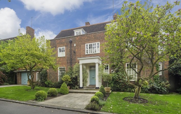 House for sale in Fairway Close, Hampstead Garden Suburb