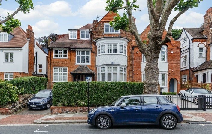 Flat for sale in Ferncroft Avenue, Hampstead