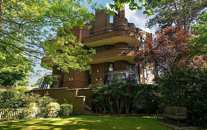 Flat for sale in Firecrest Drive, Hampstead