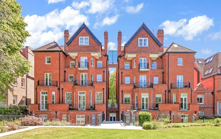 Flat for sale in Fitzjohn's Avenue, Hampstead