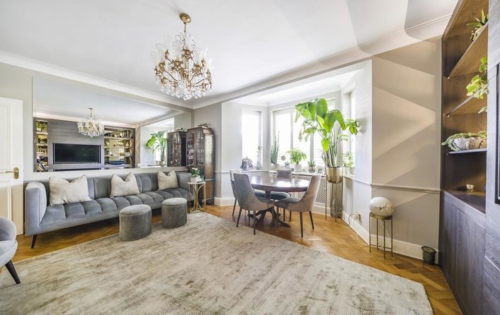 Flat for sale in Frognal Lane, Hampstead