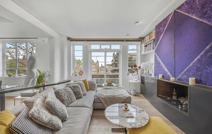 Flat for sale in Frognal Lane, Hampstead