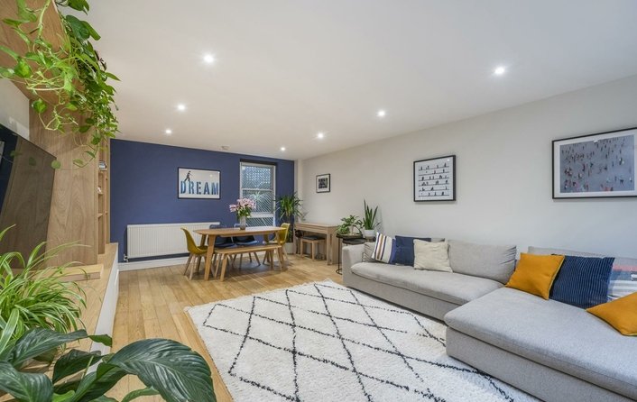 Flat for sale in Lyndhurst Gardens, Hampstead