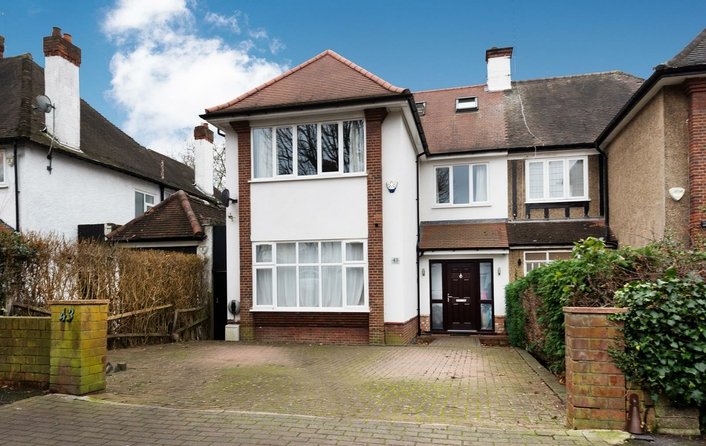 House for sale in Hodford Road, Golders Green