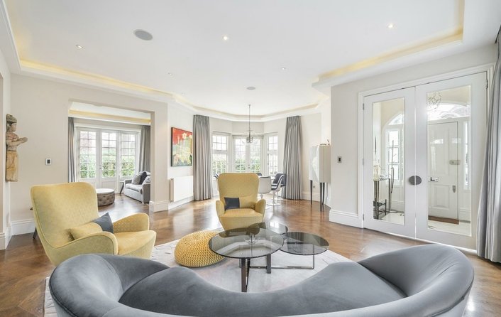 Flat for sale in Kidderpore Avenue, Hampstead