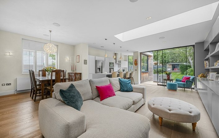 House for sale in Lyndale Avenue, Childs Hill