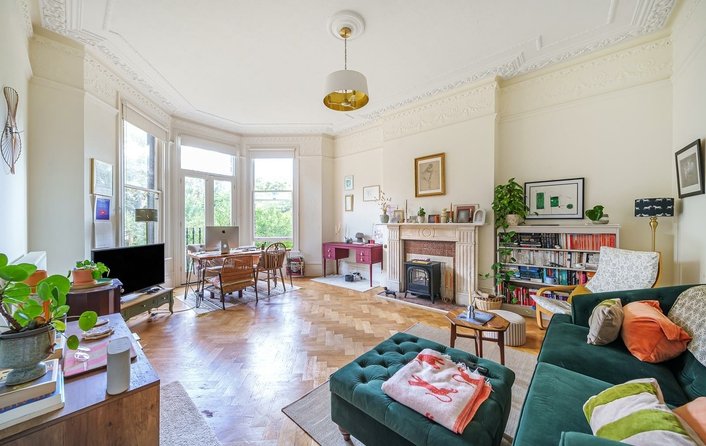 Flat for sale in Mowbray Road, Mapesbury