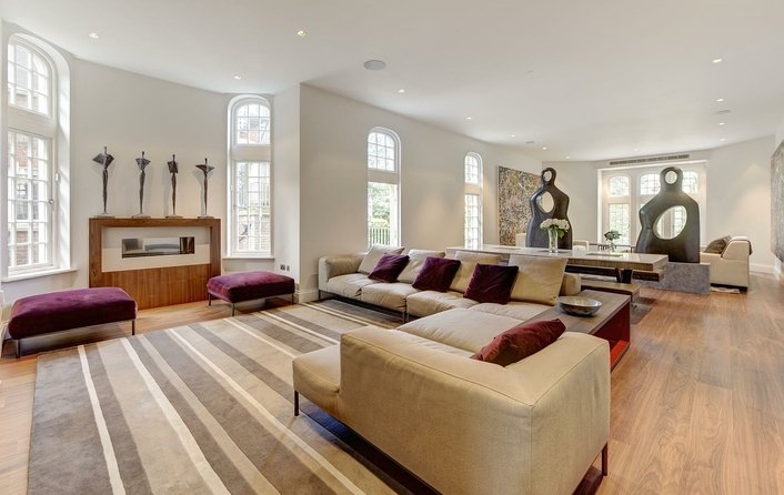 Flat for sale in Netherhall Gardens, Hampstead