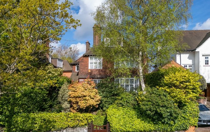 House for sale in Oakhill Avenue, Hampstead