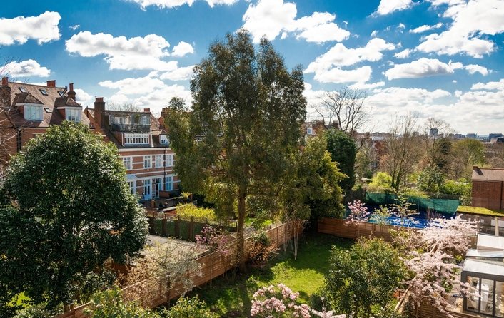 Flat for sale in Penthouse Apartment, Nutley Terrace, Hampstead