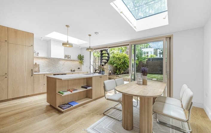 Flat for sale in Primrose Gardens, Belsize Park