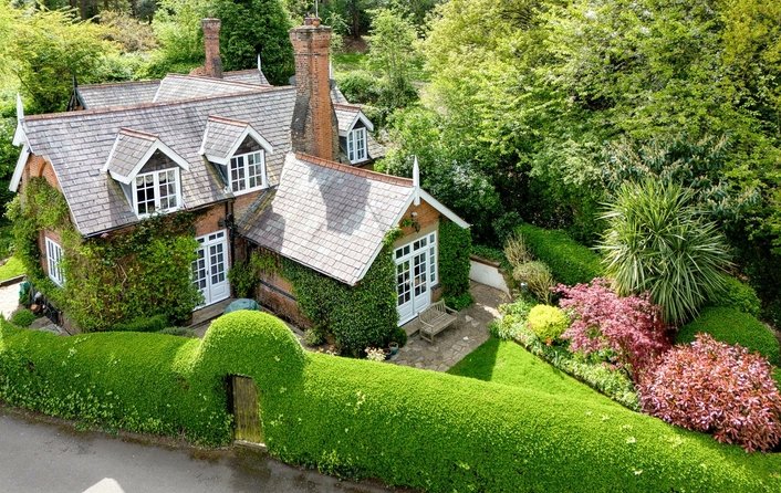House for sale in Sandy Lane, Hampstead