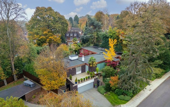 House for sale in Spaniards End, Hampstead