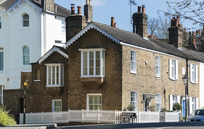 House for sale in Squires Mount Cottages, Hampstead