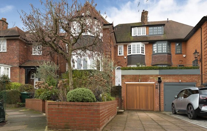 House for sale in The Park, Golders Hill Park