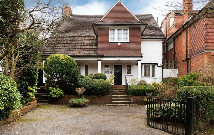 House for sale in The Park, Golders Hill Park