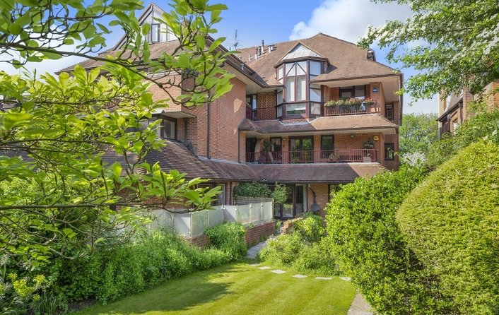 Flat for sale in West Heath Road, Hampstead