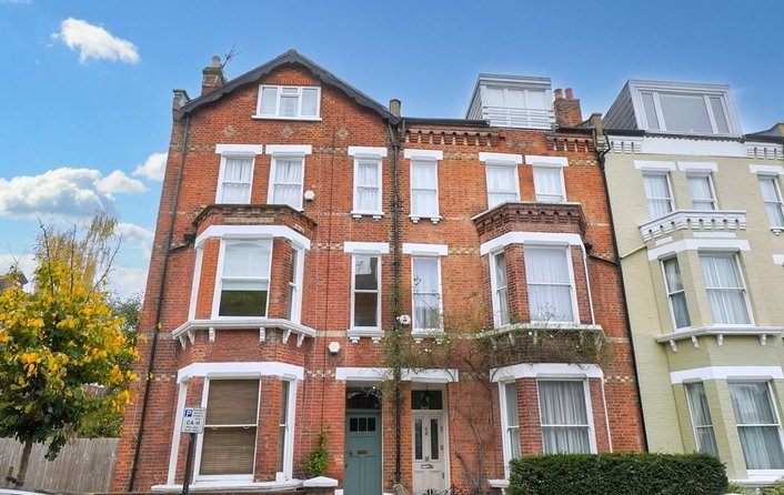 Flat for sale in Willoughby Road, Hampstead Village