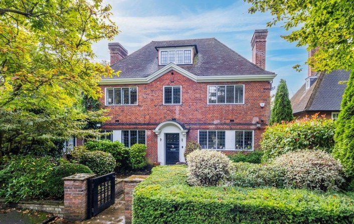 House for sale in Wyldes Close, Hampstead Garden Suburb