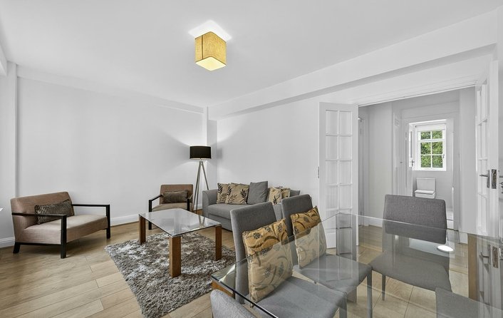 Flat to rent in Finchley Road, London