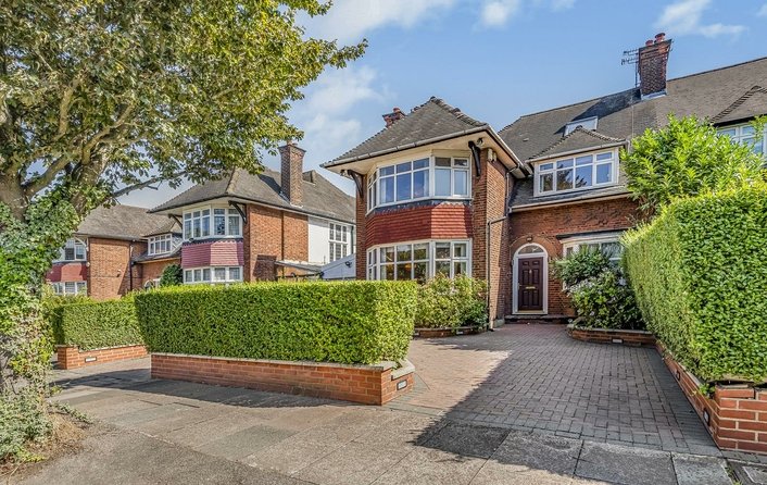 House to rent in Farm Avenue, The Hocrofts