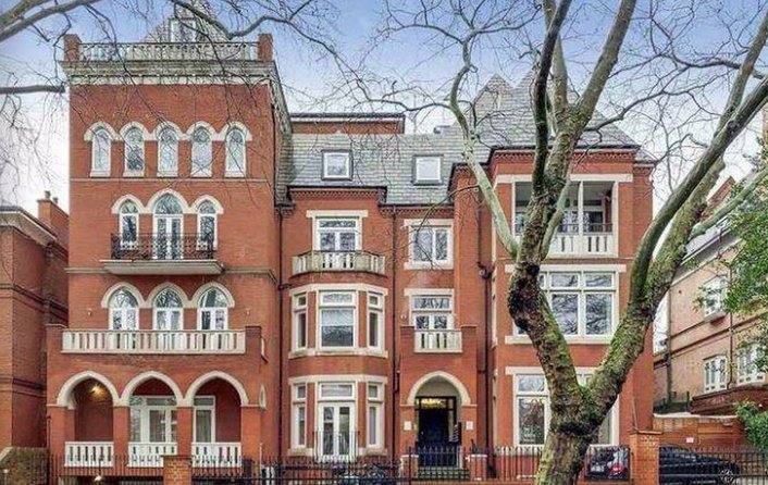 Flat to rent in Fitzjohns Avenue, Hampstead