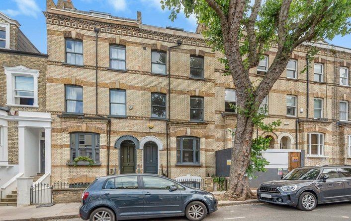 House to rent in Gayton Road, London