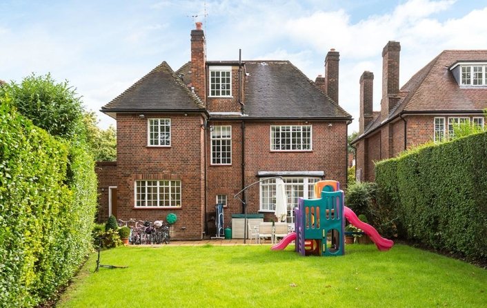 Property to rent in Holne Chase, Hampstead Garden Suburb