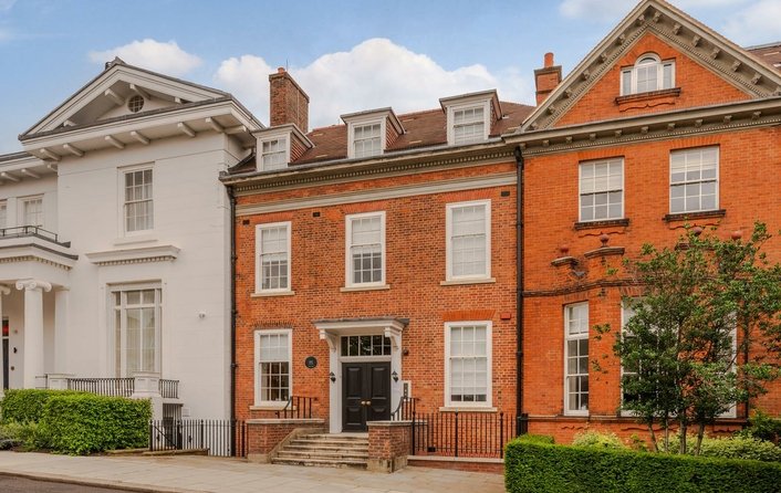 Flat to rent in Kidderpore Avenue, London