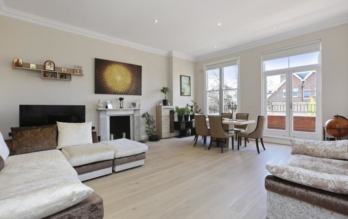 Flat to rent in Maresfield Gardens, Hampstead