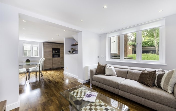 House to rent in Mulberry Close, Hampstead Village
