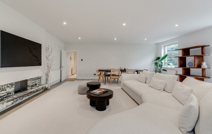 Flat to rent in Netherhall Gardens, Hampstead