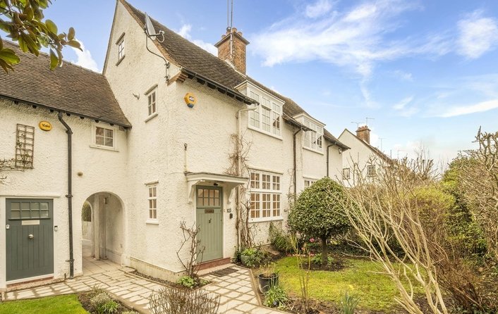 House to rent in Oakwood Road, Hampstead Garden Suburb