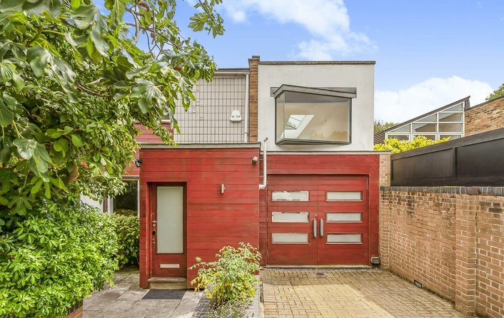 House to rent in Ornan Road, London