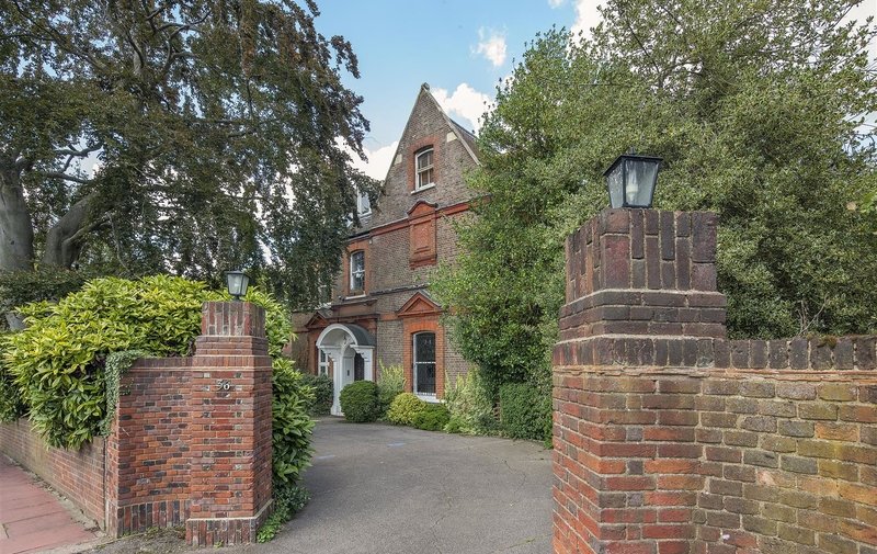 Flat For Sale in Garden Apartment, West Heath Road, Hampstead, NW3 TK