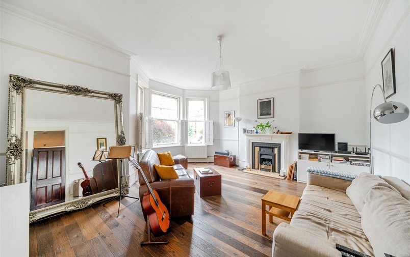 Flat for sale in Antrim Road, Belsize Park