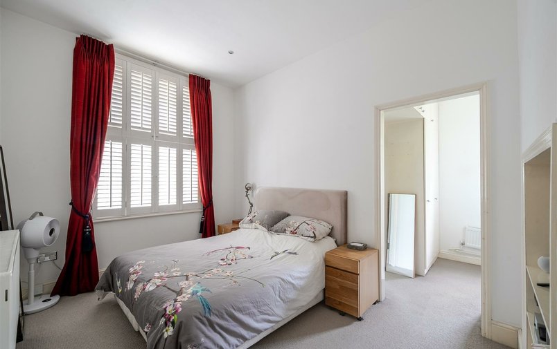 Flat for sale in Antrim Road, Belsize Park