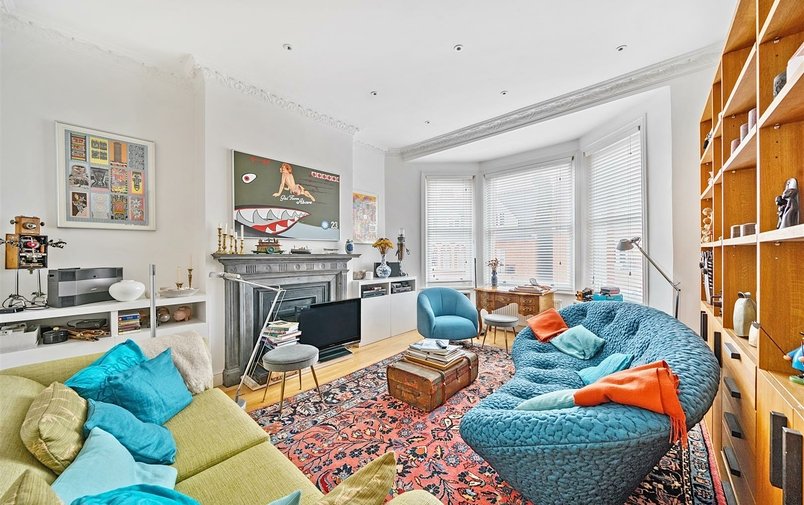 Flat for sale in Antrim Road, Belsize Park