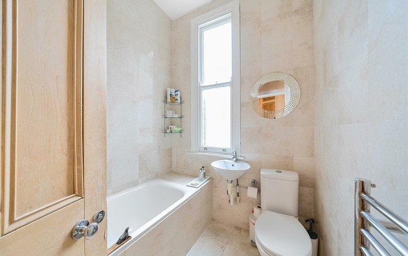 Flat for sale in Antrim Road, Belsize Park
