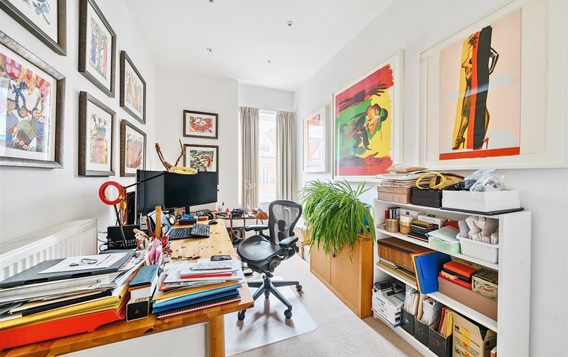 Flat for sale in Antrim Road, Belsize Park
