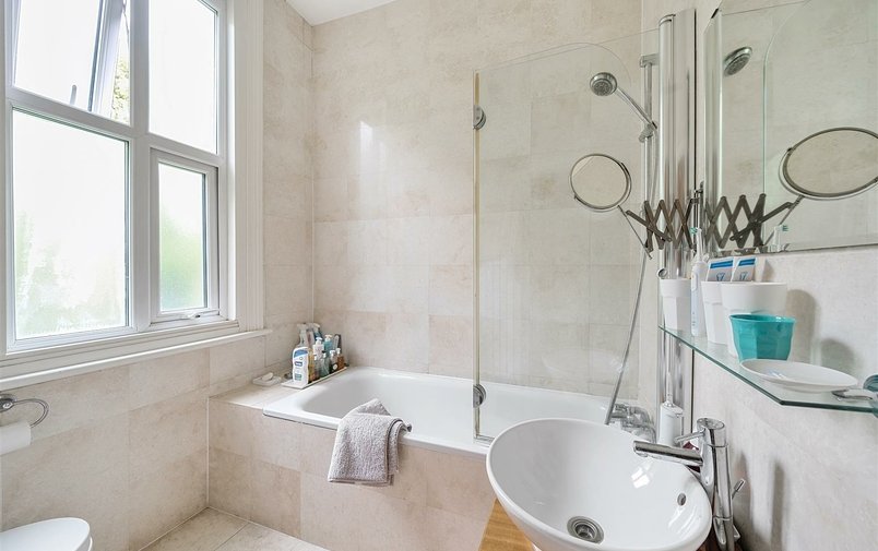 Flat for sale in Antrim Road, Belsize Park