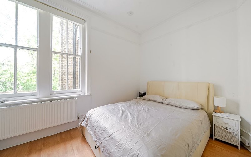 Flat for sale in Antrim Road, Belsize Park