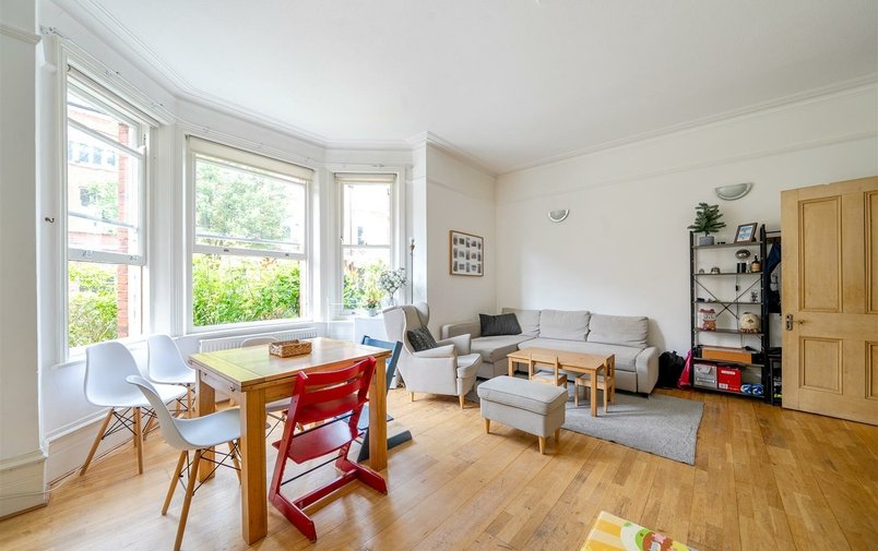 Flat for sale in Antrim Road, Belsize Park