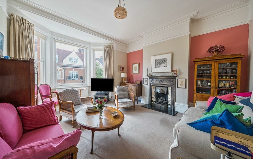 Flat for sale in Antrim Road, Belsize Park