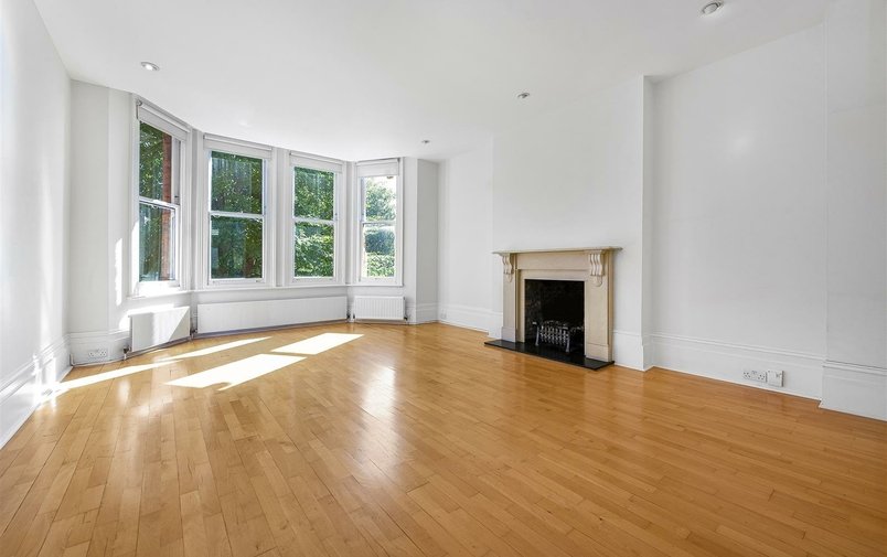 Flat for sale in Arkwright Road, Hampstead