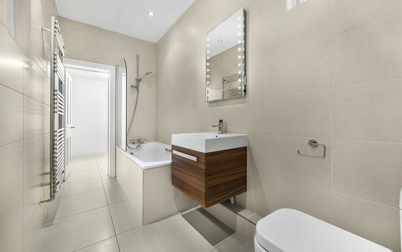 Flat for sale in Arkwright Road, Hampstead